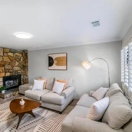 Golf Oasis Modern Townhome!